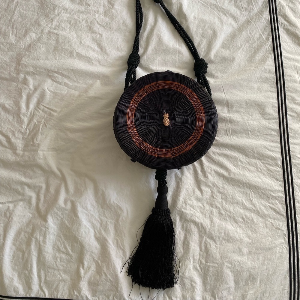 PC Round Basket Weave Purse with Large Black Tassel - Picture 5 of 8